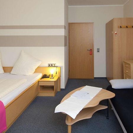 Hotel Garni Am Goetheplatz 바트뮨슈터암슈타인에베른부르크 객실 사진