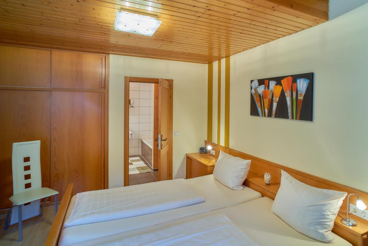 Hotel Garni Am Goetheplatz 바트뮨슈터암슈타인에베른부르크 외부 사진