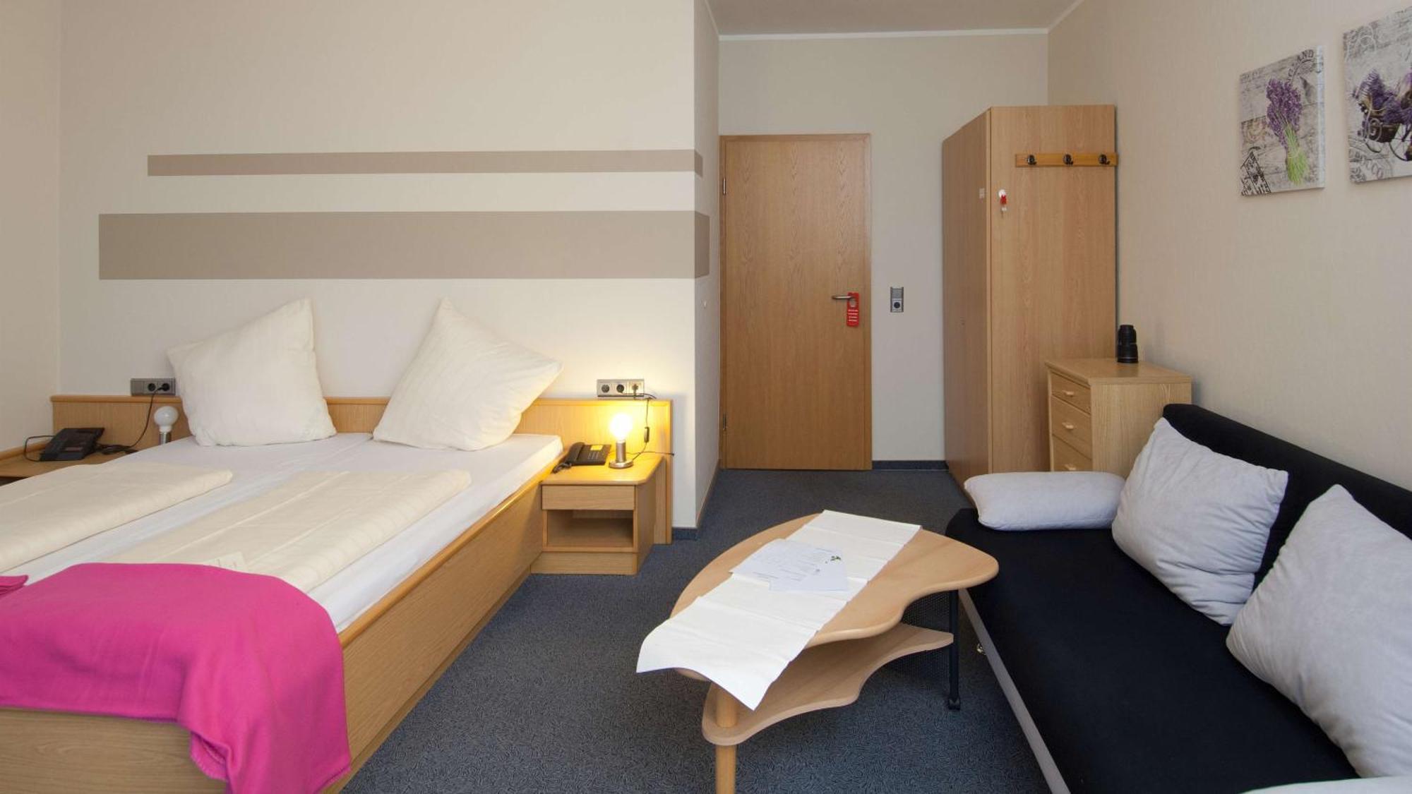 Hotel Garni Am Goetheplatz 바트뮨슈터암슈타인에베른부르크 객실 사진