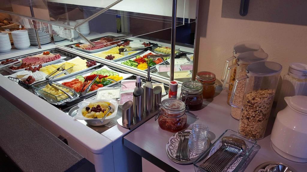 Hotel Garni Am Goetheplatz 바트뮨슈터암슈타인에베른부르크 외부 사진