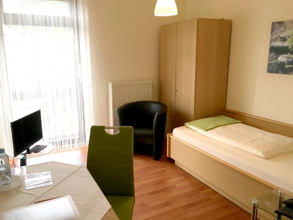 Hotel Garni Am Goetheplatz 바트뮨슈터암슈타인에베른부르크 외부 사진