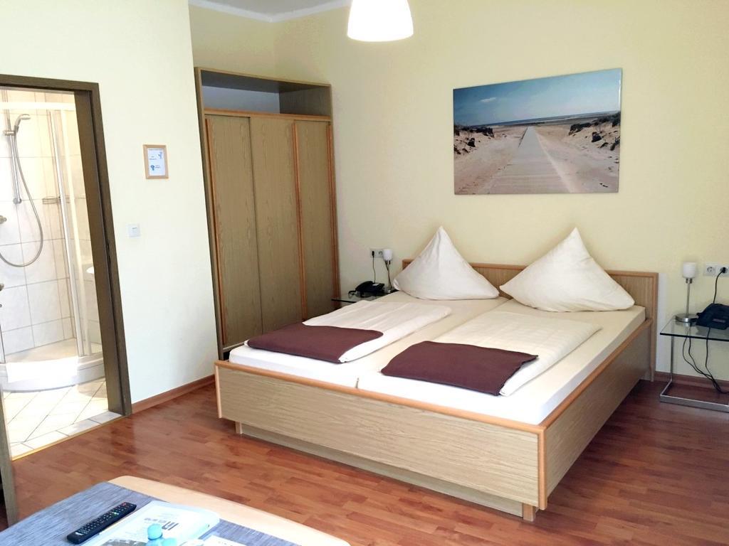 Hotel Garni Am Goetheplatz 바트뮨슈터암슈타인에베른부르크 외부 사진