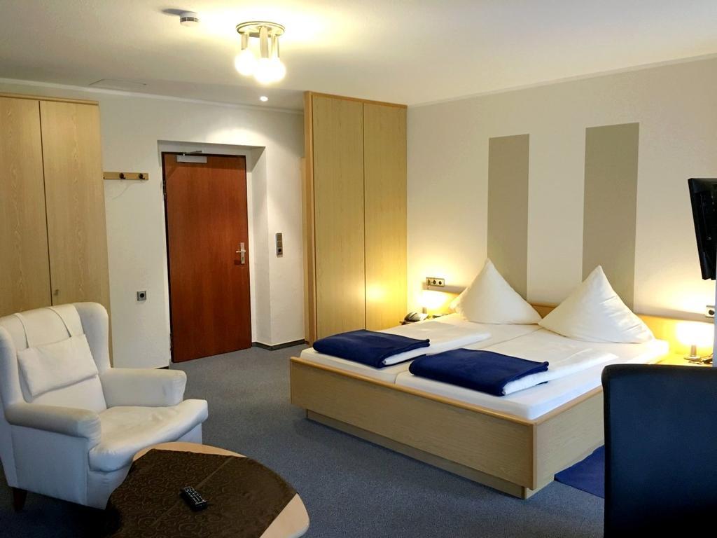 Hotel Garni Am Goetheplatz 바트뮨슈터암슈타인에베른부르크 외부 사진