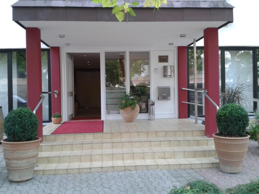 Hotel Garni Am Goetheplatz 바트뮨슈터암슈타인에베른부르크 외부 사진